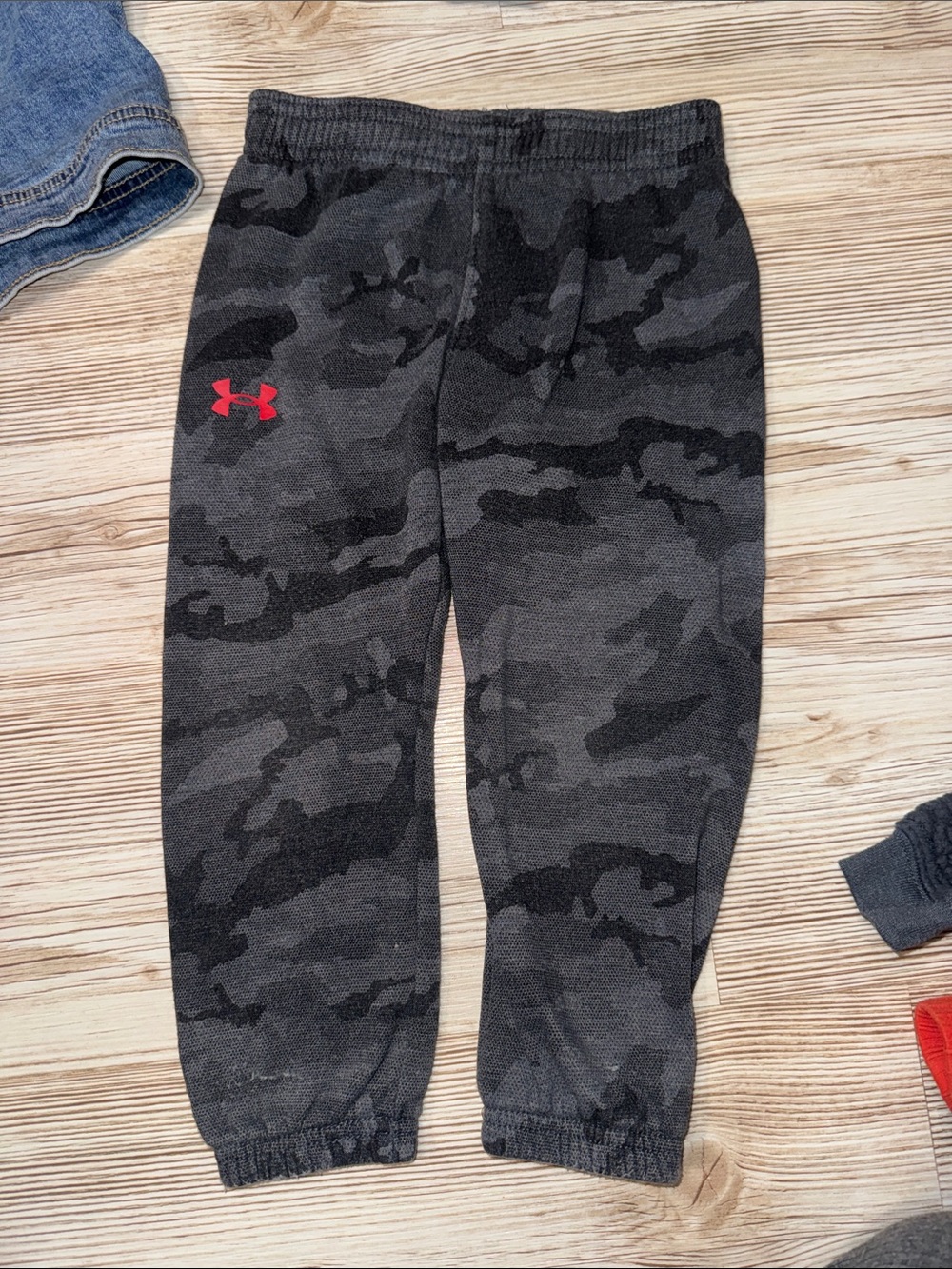 Under Armour Boys' Black & Charcoal Camo Joggers with Red Logo